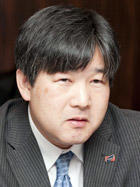 吉田　茂 氏