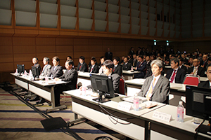 CT部門審査員。右から興梠征典 氏（産業医科大学），粟井和夫 氏（広島大学），吉岡邦浩 氏（岩手医科大学），陣崎雅弘 氏（慶應義塾大学），辻岡勝美 氏（藤田保健衛生大学），山口隆義 氏（JCHO北海道病院）